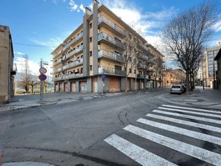 Local Comercial a Carrer sant ignasi 31. Conjunto de locales en venta en calle sant ignasi montcada i rei