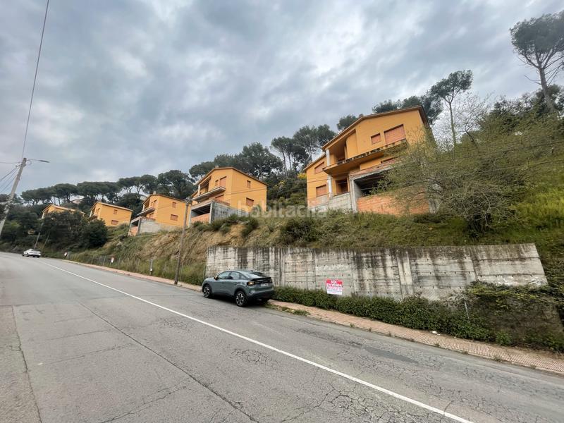 Foto 5465331c-89c2-4352-bd91-e86271cda1bc. Terreno residencial obra parada en avinguda can massuet en Dosrius