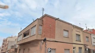 Terreny residencial a Carrer de watt 106. Solar urbano en venta en calle watt de terrassa