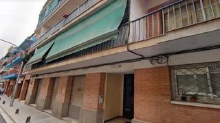 Piso  Carrer del pintor togores. Piso okupado en venta en c/pintor togores cerdanyola