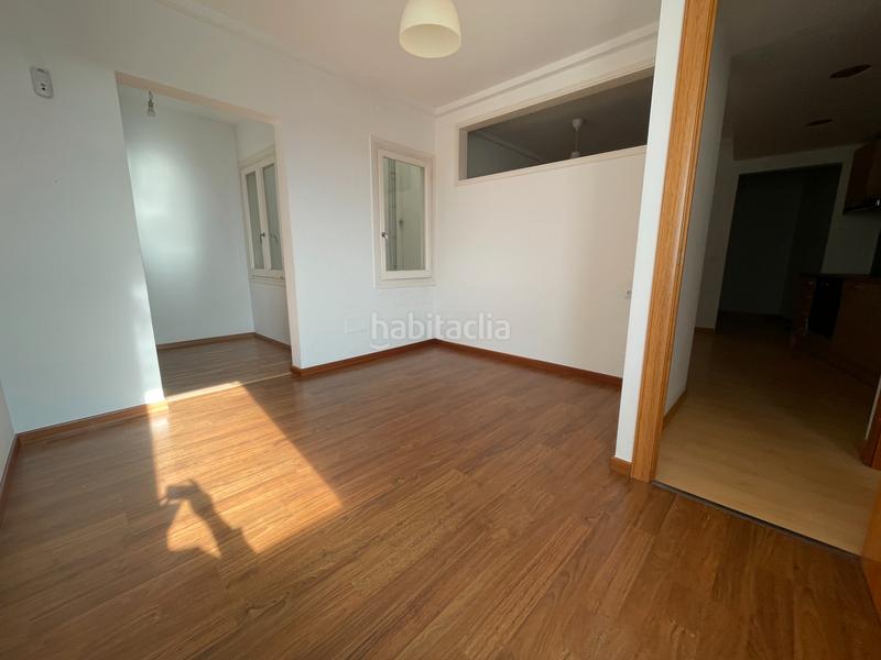 Foto e534b856-3d30-4bb4-a371-470ab0817a37. Pis a Centre Mataró