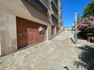 Business premise in Carrer de pau casals 122. Tres ultimos locales en venta avinduda catalunya de parets del v