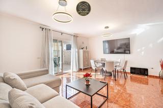 Xalet a Zona Calvario. Chalet adosado en estepona