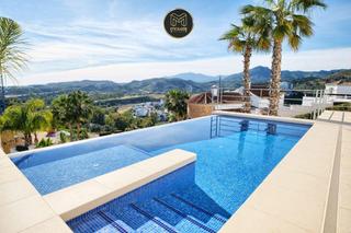 Xalet en Los Arqueros  - Puerto del Almendro. Villa en benahavis