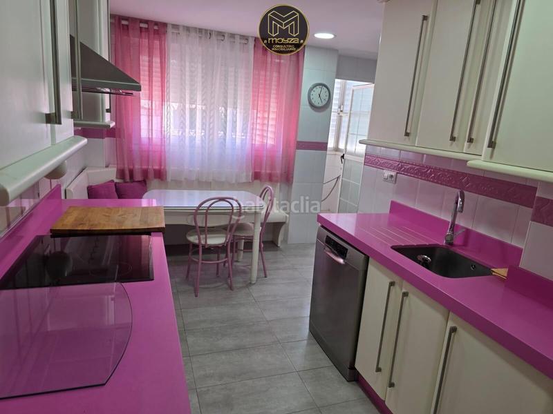 Foto b8fb3150-6acd-418a-a75c-6a057ee26d9c. Rent flat with pool in Hospital Jaén