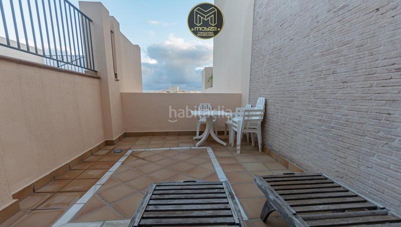 Foto c4ee3a8b-1326-4f4f-844e-b1a1b7a1e64a. Lloguer àtic amb aparcament a Zona de Punta Plata Estepona