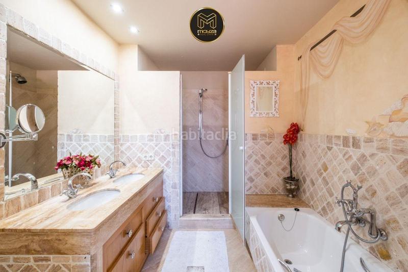 Foto 5af35227-27aa-4a4e-98ae-aea8afa98d98. Rent chalet with parking pool in Benahavís pueblo Benahavís