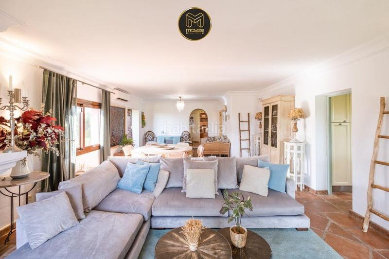 Foto f32b0488-1e64-46f8-b06e-17cf6312f50e. Rent chalet with parking pool in Benahavís pueblo Benahavís