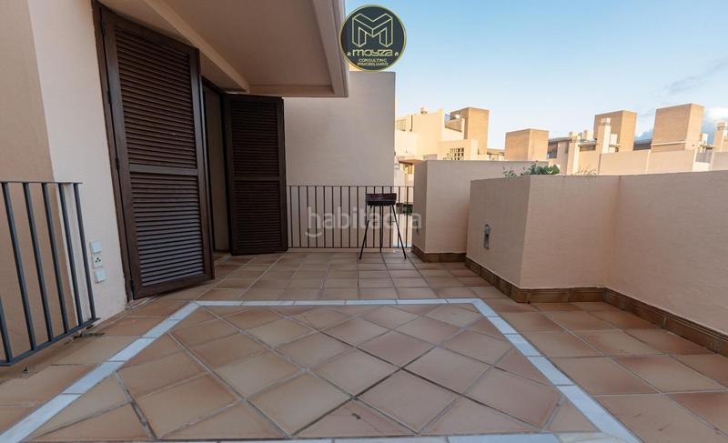 Foto 6d307e35-7ddf-4bf8-b7a5-11631c06ddba. Rent penthouse with parking in Zona de Punta Plata Estepona