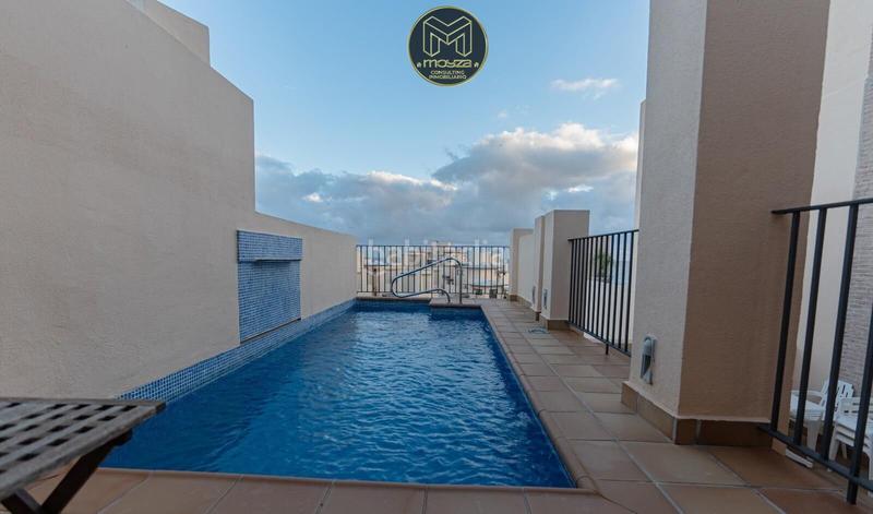Foto f0406975-7eb4-405c-9285-b5d8225a0ea1. Rent penthouse with parking in Zona de Punta Plata Estepona