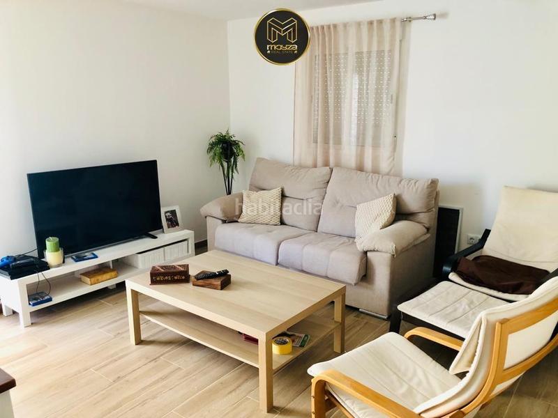 Foto 2ad45b4d-09d9-4d34-a7a9-2afd59bd056a. Chalet con piscina in Centro Estepona