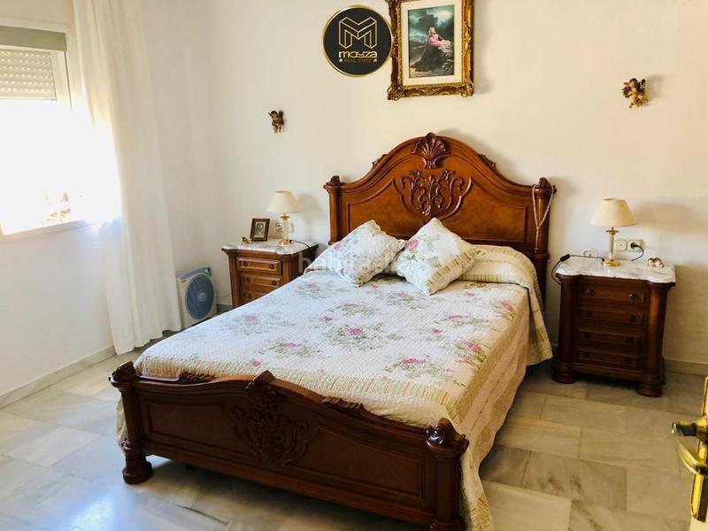 Foto 630c8576-2a28-4223-b057-b7b418541a9f. Chalet con piscina in Centro Estepona