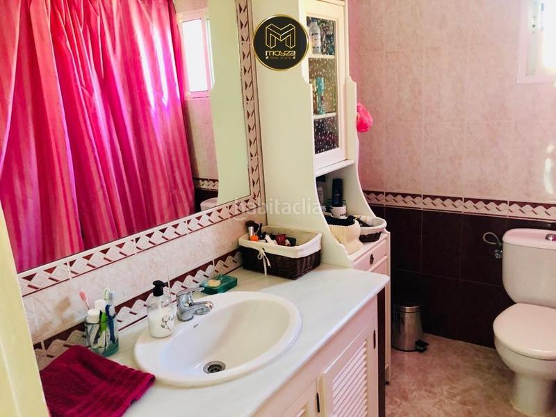 Foto 9063f200-711f-4421-9f72-0c1f383d7d61. Chalet con piscina in Centro Estepona