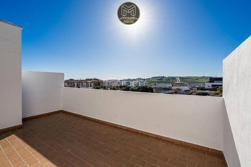 Foto a68d843c-a7e7-4489-a4ef-a86b15748582. Chalet con riscaldamento parcheggio in Zona Calvario Estepona