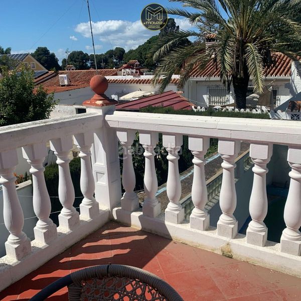 Foto 409514f5-e2c0-40ef-80aa-94cb6f0a6964. Casa amb aparcament a Divina Pastora Marbella