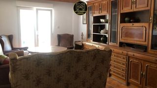 Flat in Úbeda. Piso en venta en ubeda, 4 dormitorios.