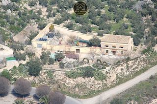 Masia a Guardia de Jaén (La). Finca rúst. en venta en guardia de jaen la, 5 dormitorios.