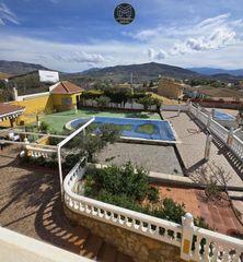 Xalet a Puente Tablas - Puente Nuevo - Cerro Molina. Chalet en venta en jaén, 7 dormitorios.