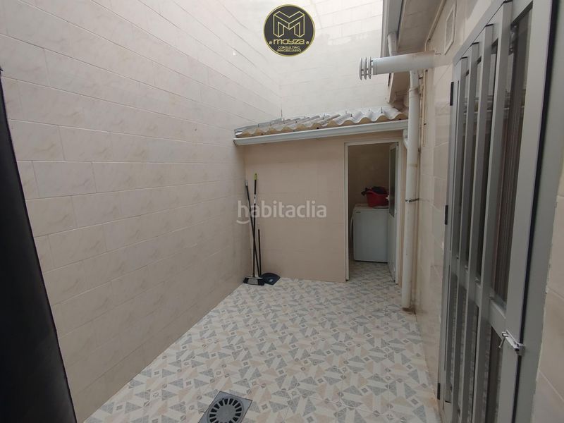 Foto 90ffd878-36c0-491e-8b88-9ba3fb720804. Casa amb calefacció a Santa Isabel Jaén