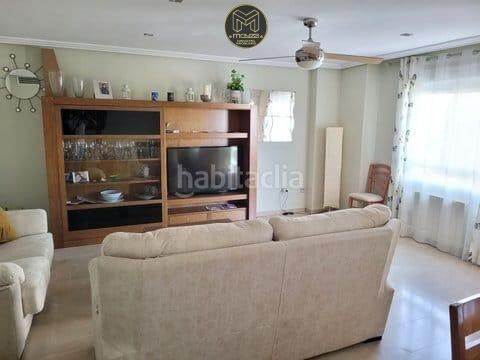 Foto d054844f-aac6-4c7e-a32a-1038906a115b. Pis a Renfe - Bulevar 1ª y 2ª Fase Jaén