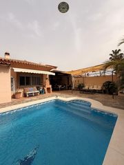 House in Pizarra. Casa en venta en pizarra, 4 dormitorios.