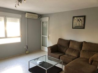 Rent Flat in El Valle - Universidad. Piso en alquiler en universidad, 4 dormitorios.