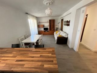 Location Appartement à Belén - San Roque. Piso en alquiler en polígono del valle, 3 dormitorios.