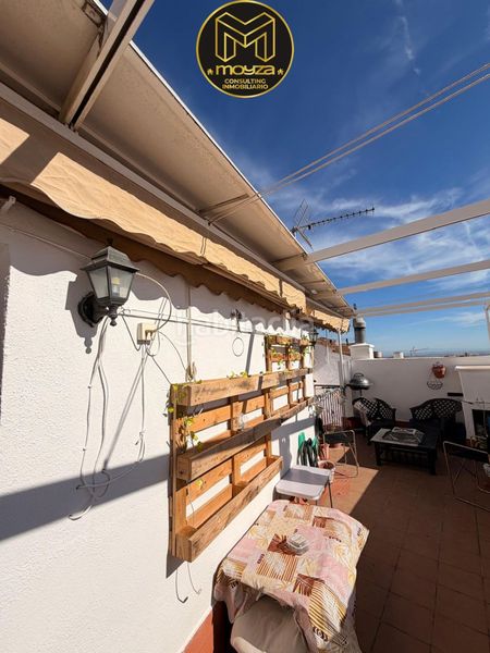 Foto 3ae83a79-9987-455d-b8bb-d216eb39ebb4. Casa amb calefacció aparcament a Santa Isabel Jaén