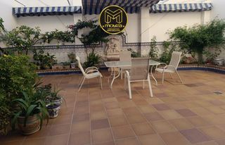 Casa a Torredelcampo. Casa en venta en torre del campo, 5 dormitorios.