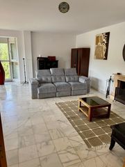 Miete Haus in Altos de Estepona. Casa en alquiler en forest hills, 4 dormitorios.