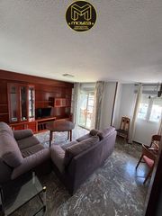 Rent Duplex in Peñamefecit - Avda Barcelona. Duplex en alquiler en renfe, 4 dormitorios.