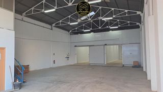 Bâtiment à usage industriel à Renfe - Bulevar 1ª y 2ª Fase. Nave industrial en venta en polígono industrial los olivares.