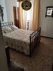 Casa a Huelma. Casa en venta en huelma, 4 dormitorios.