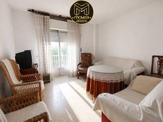 Pis a Belén - San Roque. Piso en venta en avda. madrid, 5 dormitorios.