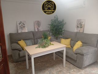 Miete Etagenwohnung in Belén - San Roque. Piso en alquiler en el valle  universidad, 4 dormitorios.
