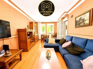 Flat in La Zarzuela - San José - Belén. Piso en venta en linares, 3 dormitorios.