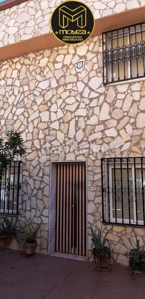Foto d3d47087-64c6-4359-b5e2-83ee35b20686. Casa amb calefacció a Linarejos Linares