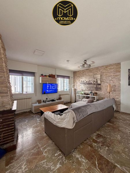 Foto 140f7e53-183a-4fe1-811a-451ba3c3e5da. Casa amb calefacció aparcament a Santa Isabel Jaén