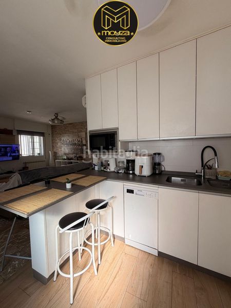 Foto 4aeb8f18-fffa-48f0-b6df-21ef4ec13e9c. Casa amb calefacció aparcament a Santa Isabel Jaén