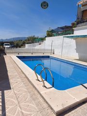 Chalet à Ctra. Circunvalación - La Magdalena. Chalet en venta en jaén, 5 dormitorios.