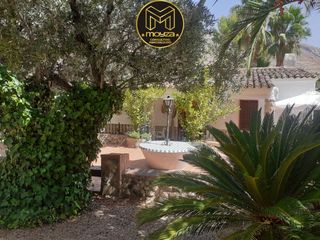 Xalet a Jabalcuz. Chalet en venta en afueras de jaén  balneario jabalcuz, 4 dormit