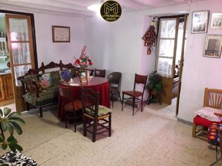 Maison à Cambil. Casa en venta en cambil, 3 dormitorios.
