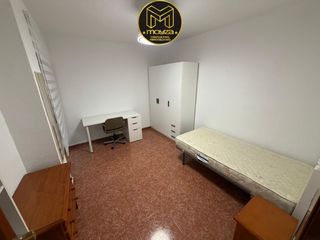 Lloguer Pis a Avda de Madrid - Pº de la Estación. Piso en alquiler en bulevar, 5 dormitorios.