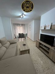 Rent Flat in San Bartolomé - Millán de Priego. Piso en alquiler en centro, 3 dormitorios.