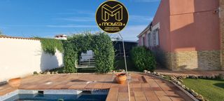 Xalet a Arquillos. Chalet en venta en martos, 5 dormitorios.