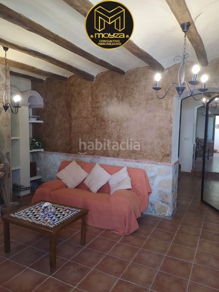 Foto d8ca781f-02d3-4e5f-bee7-55c300ecc033. Casa amb calefacció a Martos