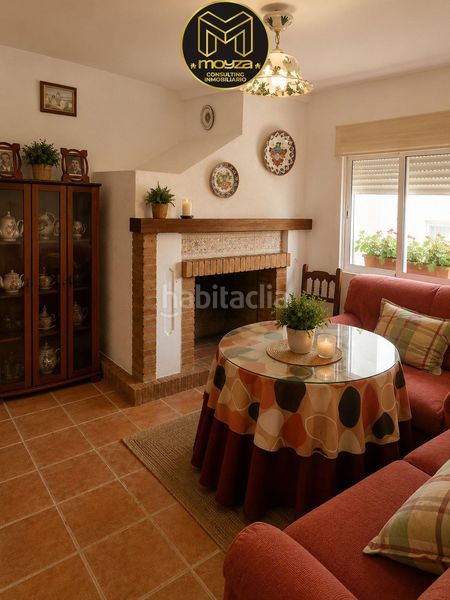 Foto c9e2ae8b-2bad-4593-a121-f031b639da5a. Casa amb aparcament a Noalejo