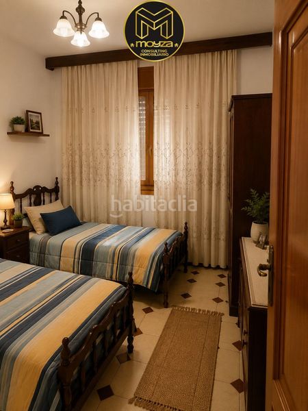 Foto ebd4ff91-94ea-4d79-b820-841f8b9452a4. Casa amb aparcament a Noalejo
