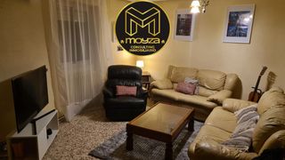 Maison à San Bartolomé - Millán de Priego. Casa en venta en centro  jardinillos, 8 dormitorios.