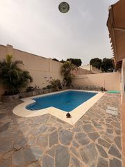 Casa en Pizarra. Casa en venta en pizarra, 4 dormitorios.